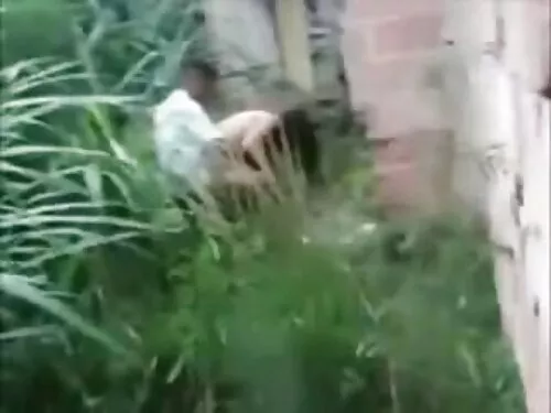 على برغي الأريكة مع  ...