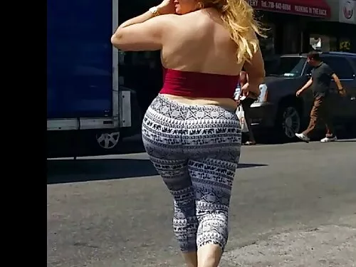 مشهد طويل الساق مع م ...
