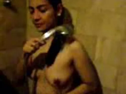 قبعة مع مونيك الكسند ...